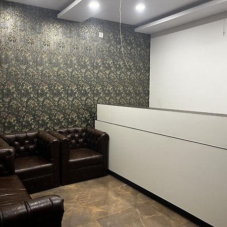 Roomquet Comfort Inn อัลลอฮาบาด ภายนอก รูปภาพ