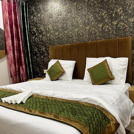 Roomquet Comfort Inn อัลลอฮาบาด ภายนอก รูปภาพ