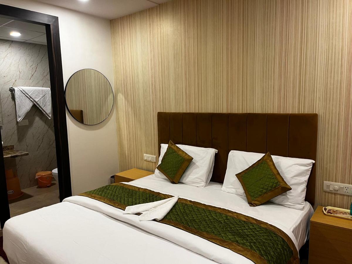 Roomquet Comfort Inn อัลลอฮาบาด ภายนอก รูปภาพ