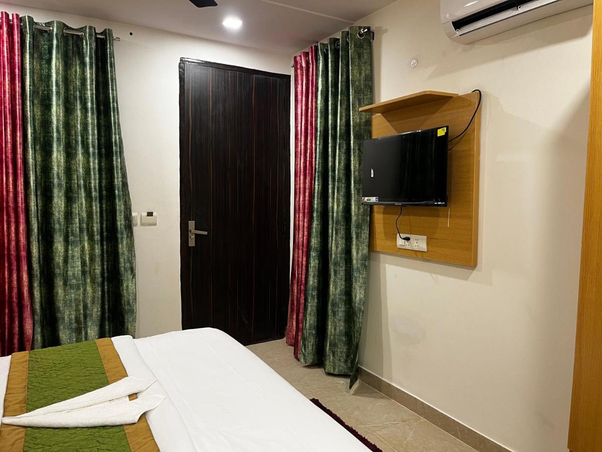 Roomquet Comfort Inn อัลลอฮาบาด ภายนอก รูปภาพ