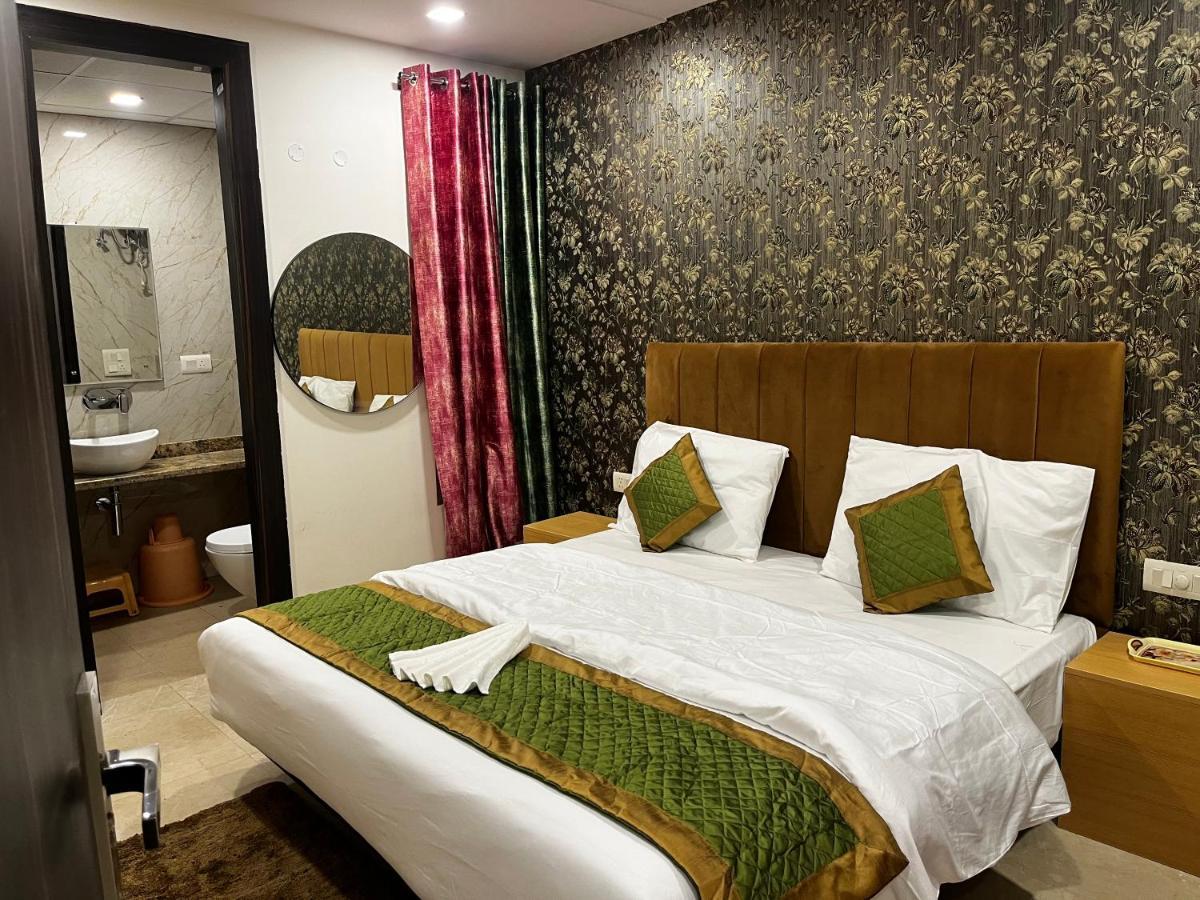 Roomquet Comfort Inn อัลลอฮาบาด ภายนอก รูปภาพ