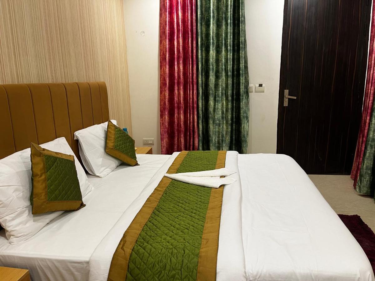Roomquet Comfort Inn อัลลอฮาบาด ภายนอก รูปภาพ