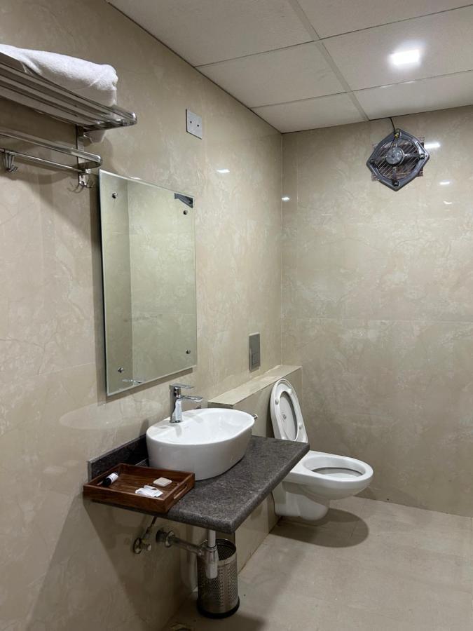 Roomquet Comfort Inn อัลลอฮาบาด ภายนอก รูปภาพ
